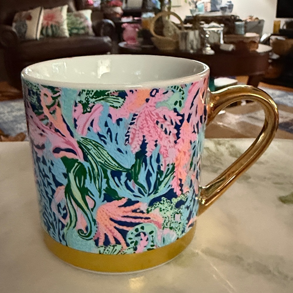 Lilly Pulitzer Gold Script Mug NEW!! - Picture 3 of 12